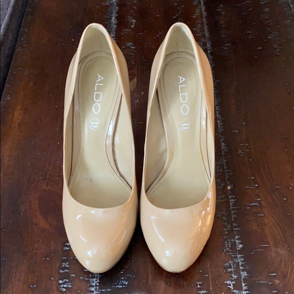 ALDO Nude heels - size 7